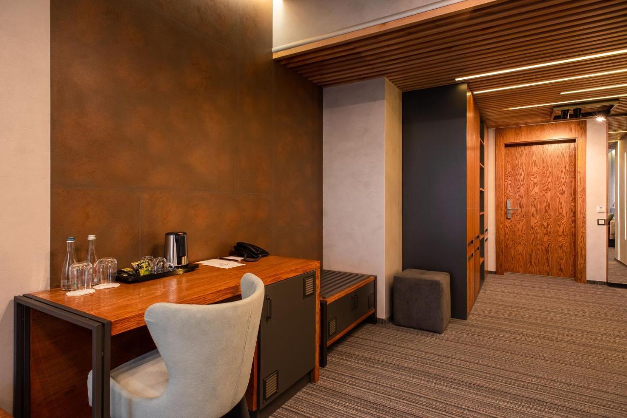 Mojo Boutique Hotel Lutsk Exterior photo